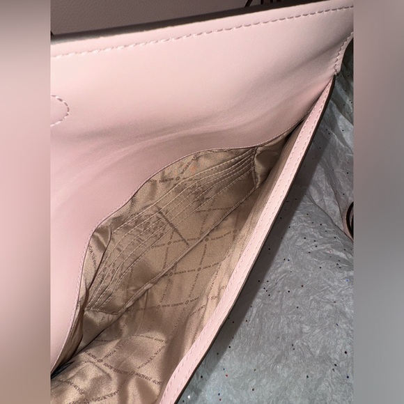 Baby pink Michael kors tote set - Picture 8 of 10